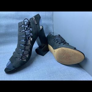 Black size 10 Vince Camuto sandals